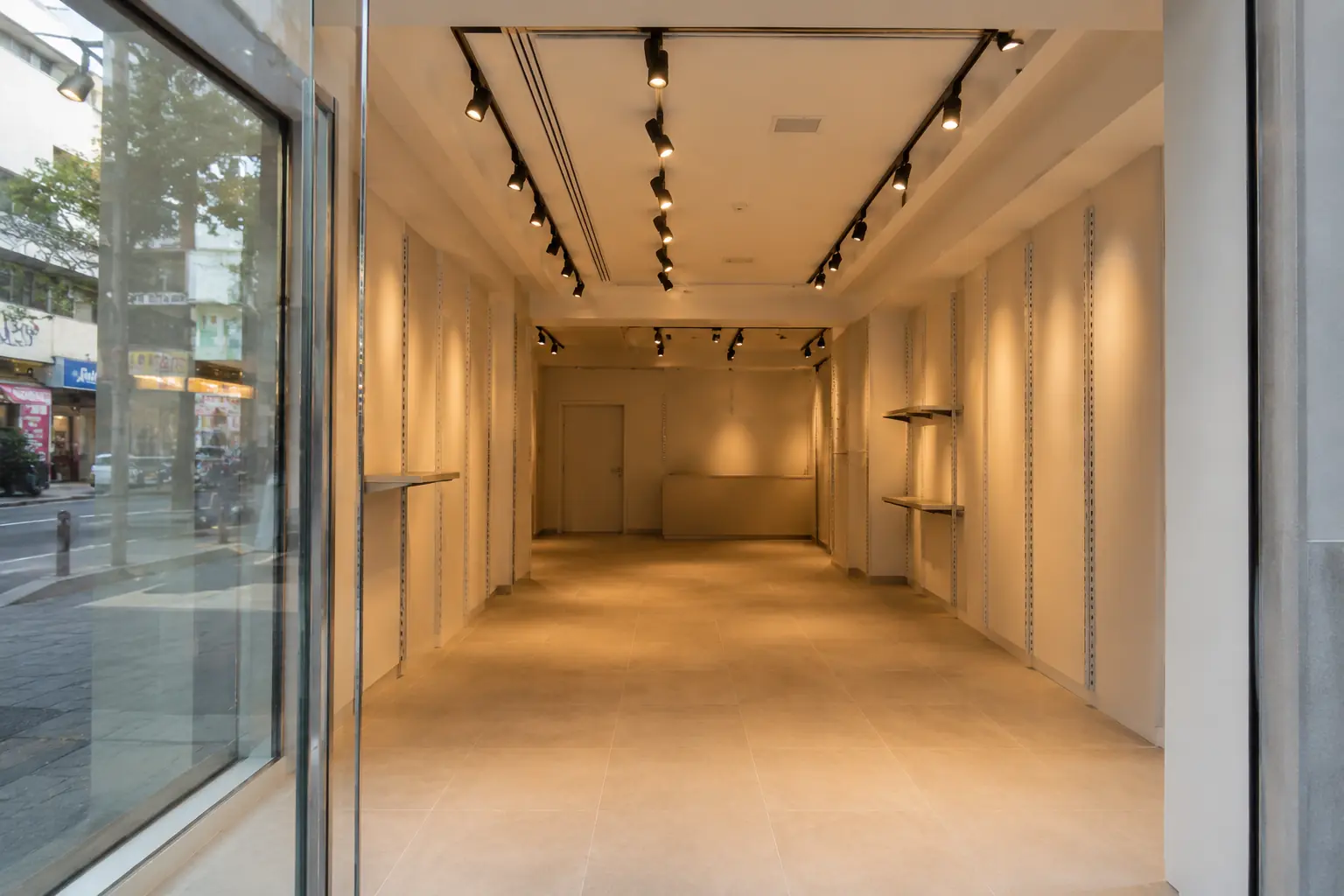 Retail Shop in Rohini Sector 3